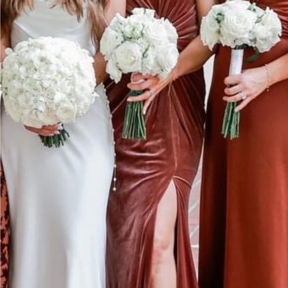 Revelry Aurora Velvet Dress - Picture 2 of 4